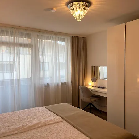 Appartement Grosszuegig Geschnittene, Helle, Schoene In Toplage