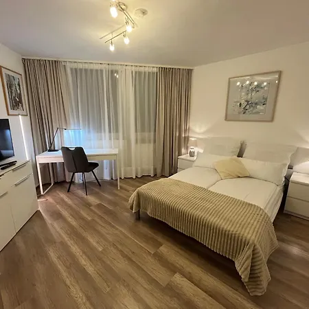 Grosszuegig Geschnittene, Helle, Schoene In Toplage Apartmán Augsburg